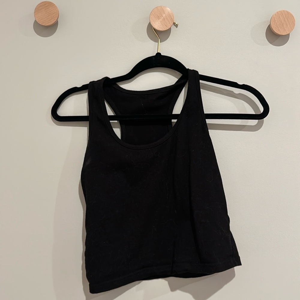 Black cropped tank